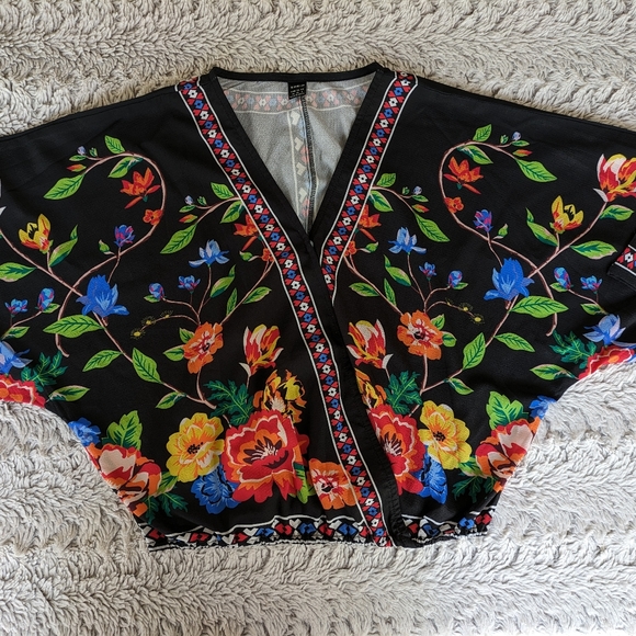 SHEIN Tops - Beautiful, vibrant flowered festival party fall autumn blouse medium